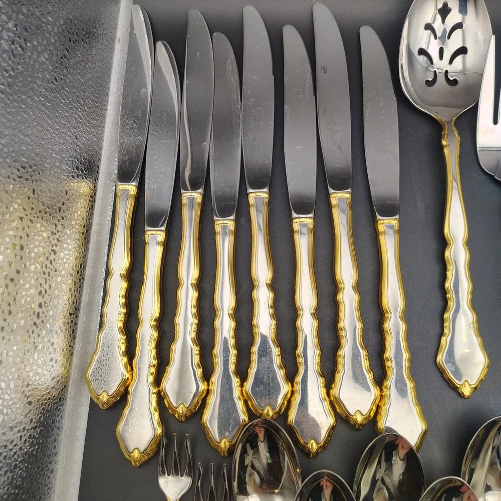 Vtg Oneida Golden Royal Chippendale Flatware Set for 8 Gold Trim Stainless 45 pc